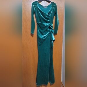 Chiara Boni La Petite Robe Silveria Lond Sleeve Side Green Velvet Evening Dress